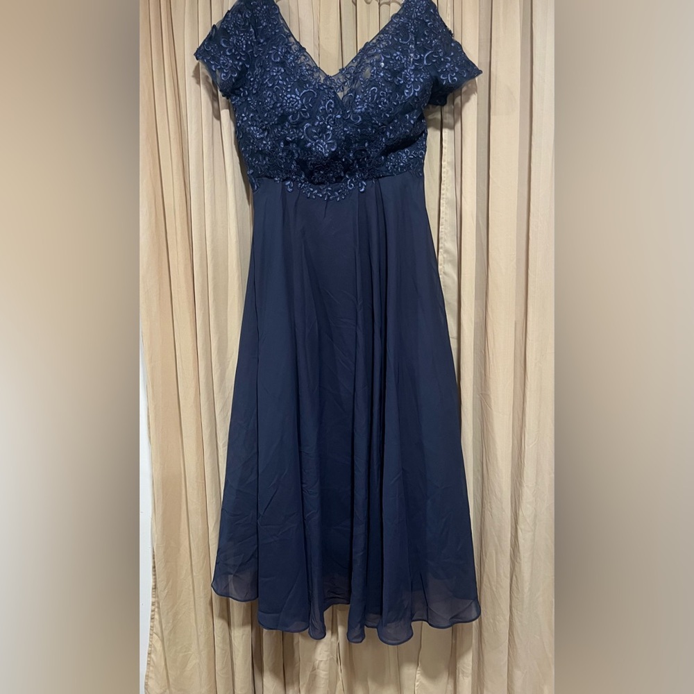 Elegant Navy Blue Evening Gown size 16W